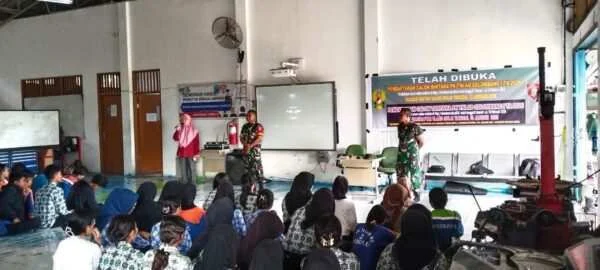 Koramil Sebulu Sosialisasikan Rekrutmen TNI Di Sekolah