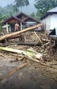 Gerindra Bolmong Salurkan Bantuan untuk Korban Banjir Bandang Solimandungan II, Hardjono: Partai Harus Hadir Saat Rakyat Tertimpa Musibah