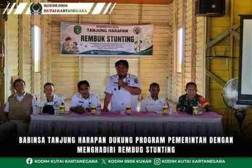 Babinsa Tanjung Harapan Dukung Program Pemerintah Dengan Menghadiri Rembug Stunting